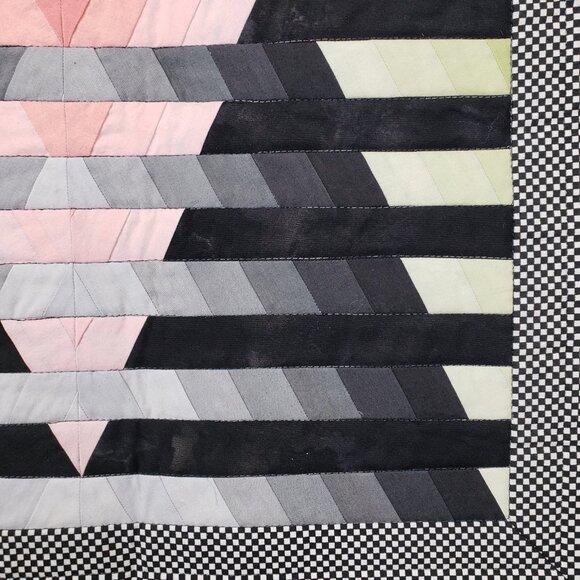 Hand Crafted Modern Design Pieced Quilted Wall Hanging Decor - Picture 3 of 5